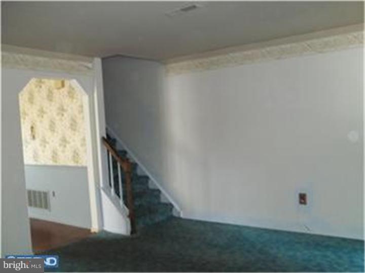 2012 Fort Bevon Road Harleysville, PA 19438 - Photo 4 of 23 Gallery Image 4