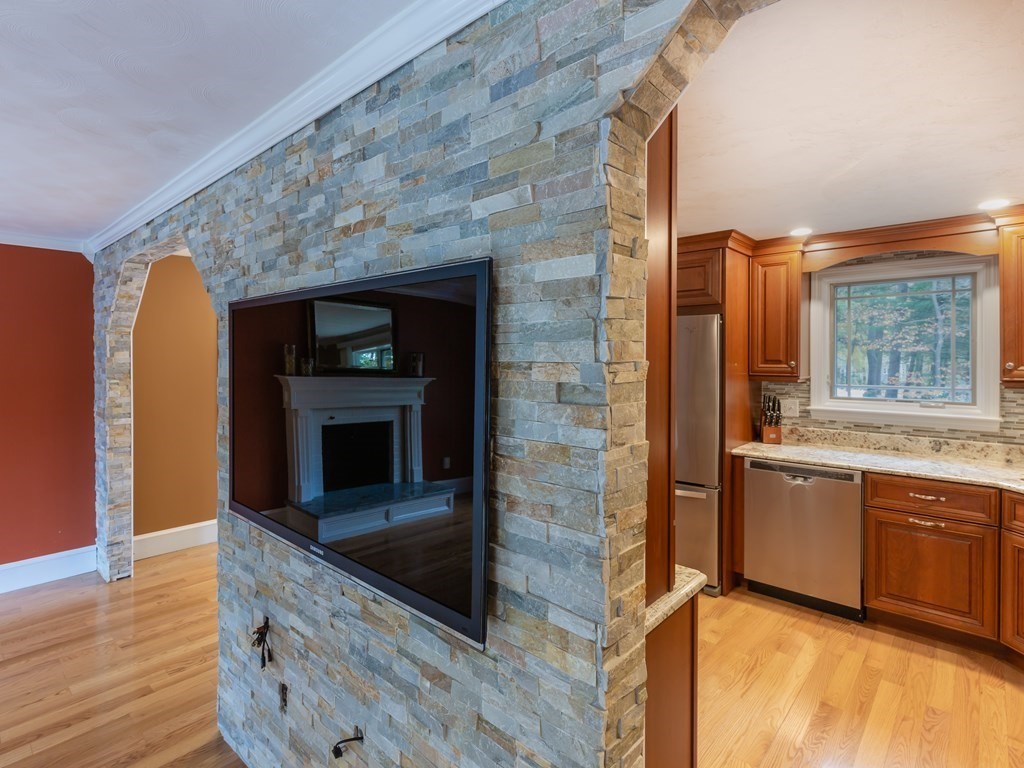 38 Raymond Road Stoughton, MA 02072 - Photo 14 of 33 Gallery Image 14