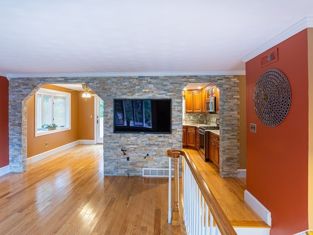 38 Raymond Road Stoughton, MA 02072 - Photo 6 of 33 Gallery Image 6