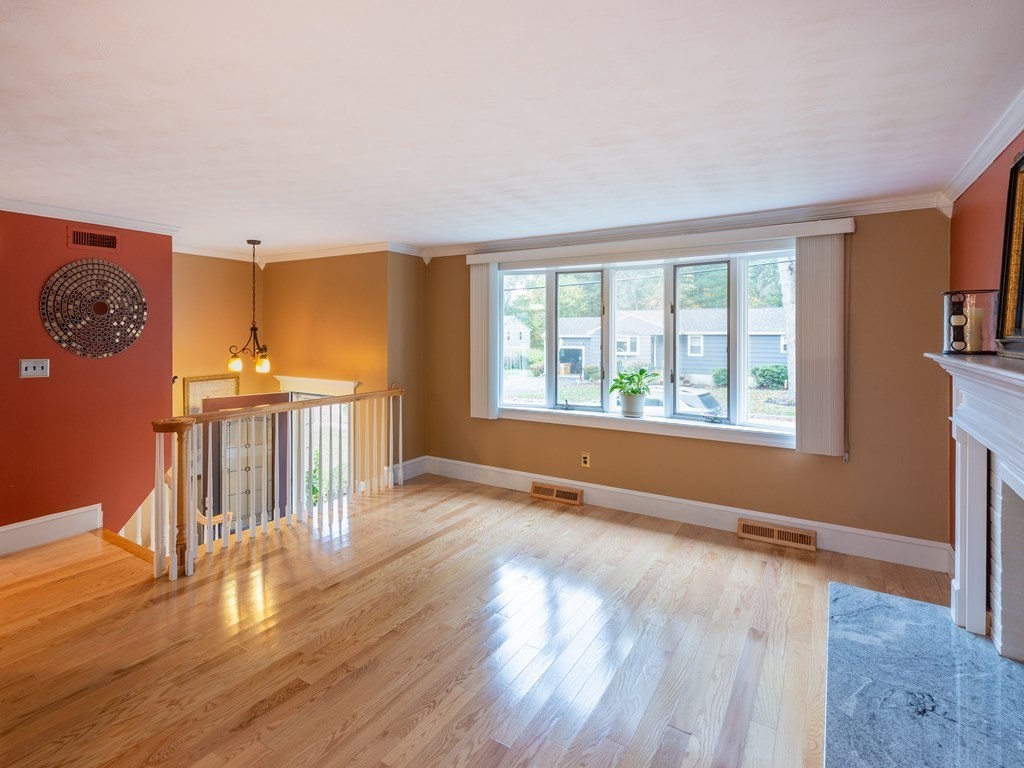 38 Raymond Road Stoughton, MA 02072 - Photo 7 of 33 Gallery Image 7