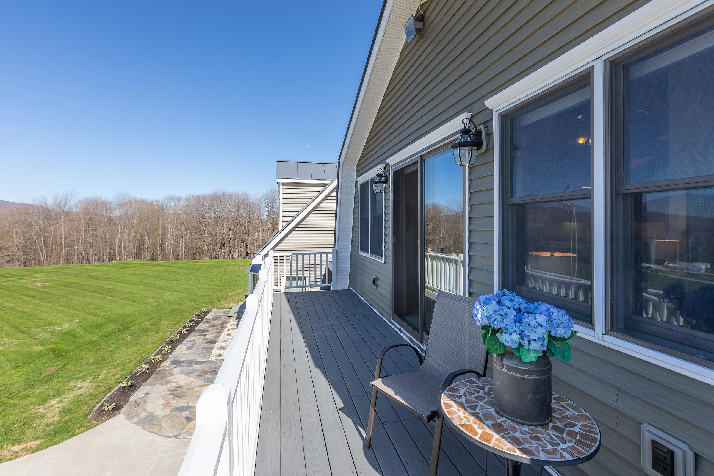 927 Packer Road Mount Holly, VT 05742 - Photo 4 of 40