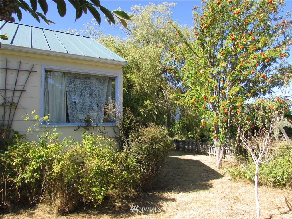 504 Root Street Port Townsend, WA 98368 - Photo 2 of 13