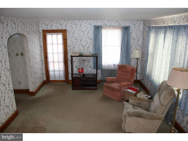 445 Ridge Road Spring City, PA 19475 - Photo 7 of 25 Living Room