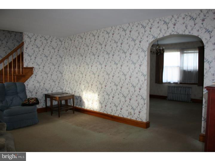 445 Ridge Road Spring City, PA 19475 - Photo 8 of 25 Living Room