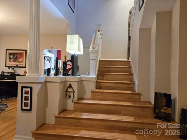 a view of entryway and hall