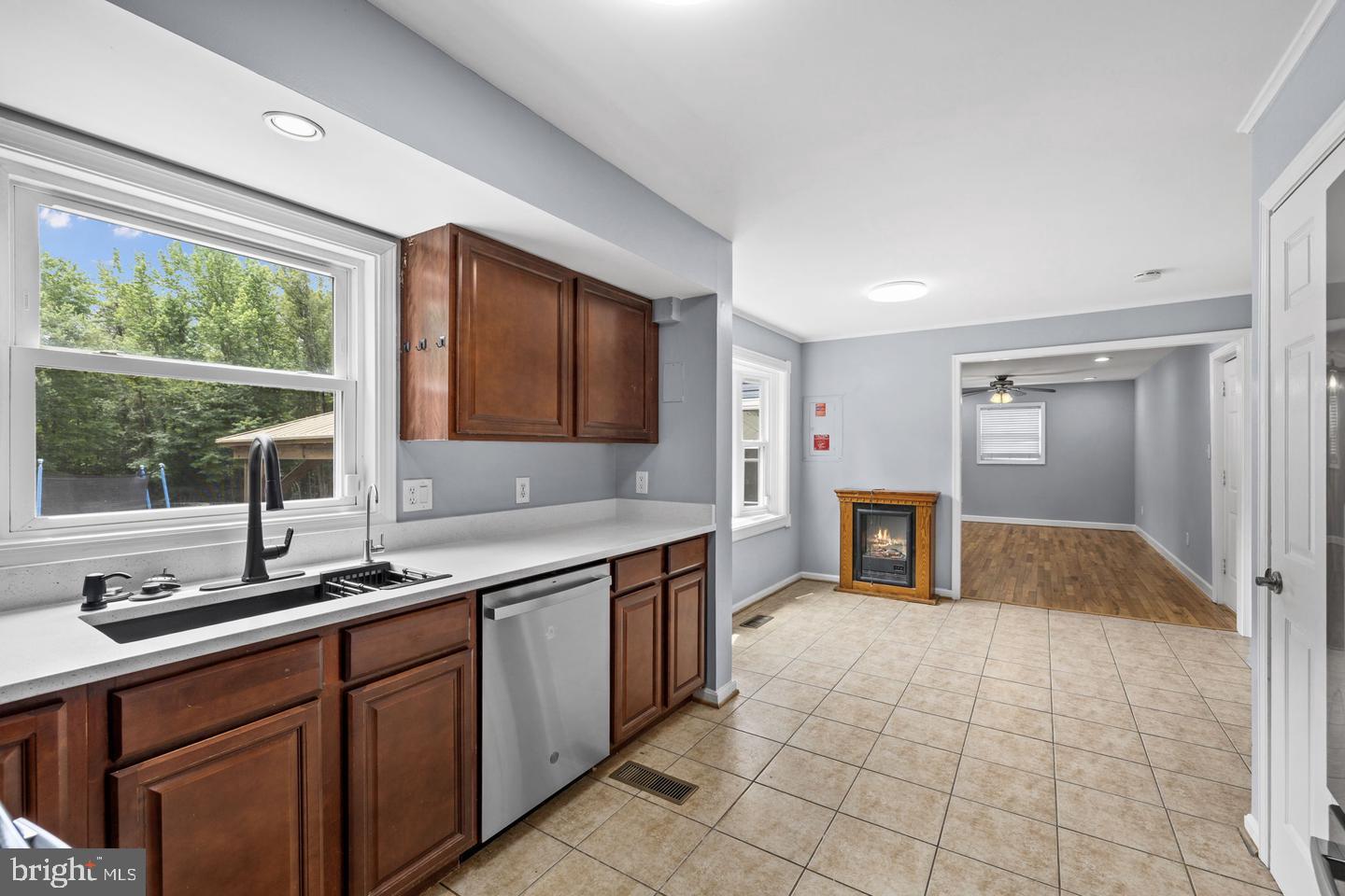 10329 Gordon Road Spotsylvania, VA 22553 - Photo 9 of 42 Gallery Image 9