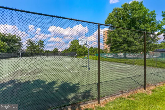 a view of a tennis court