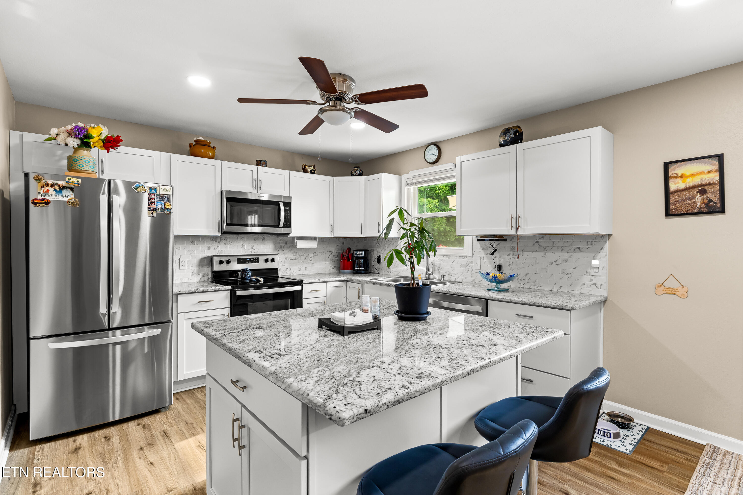 548 Hiwassee Road Madisonville, TN 37354 - Photo 8 of 35 Kitchen Island