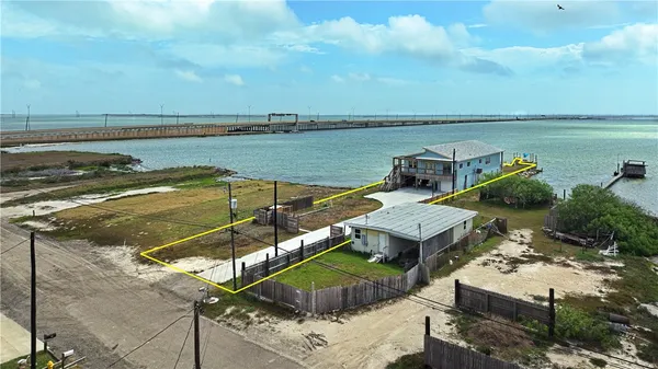 $899,900 | 1213 Stewart Street, Corpus Christi, TX 78418