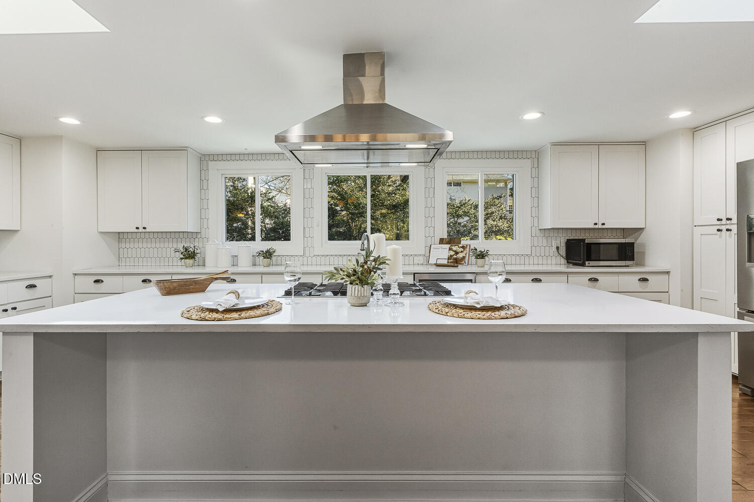 3704 Swann Street Raleigh, NC 27612 - Photo 5 of 16 027 (1)