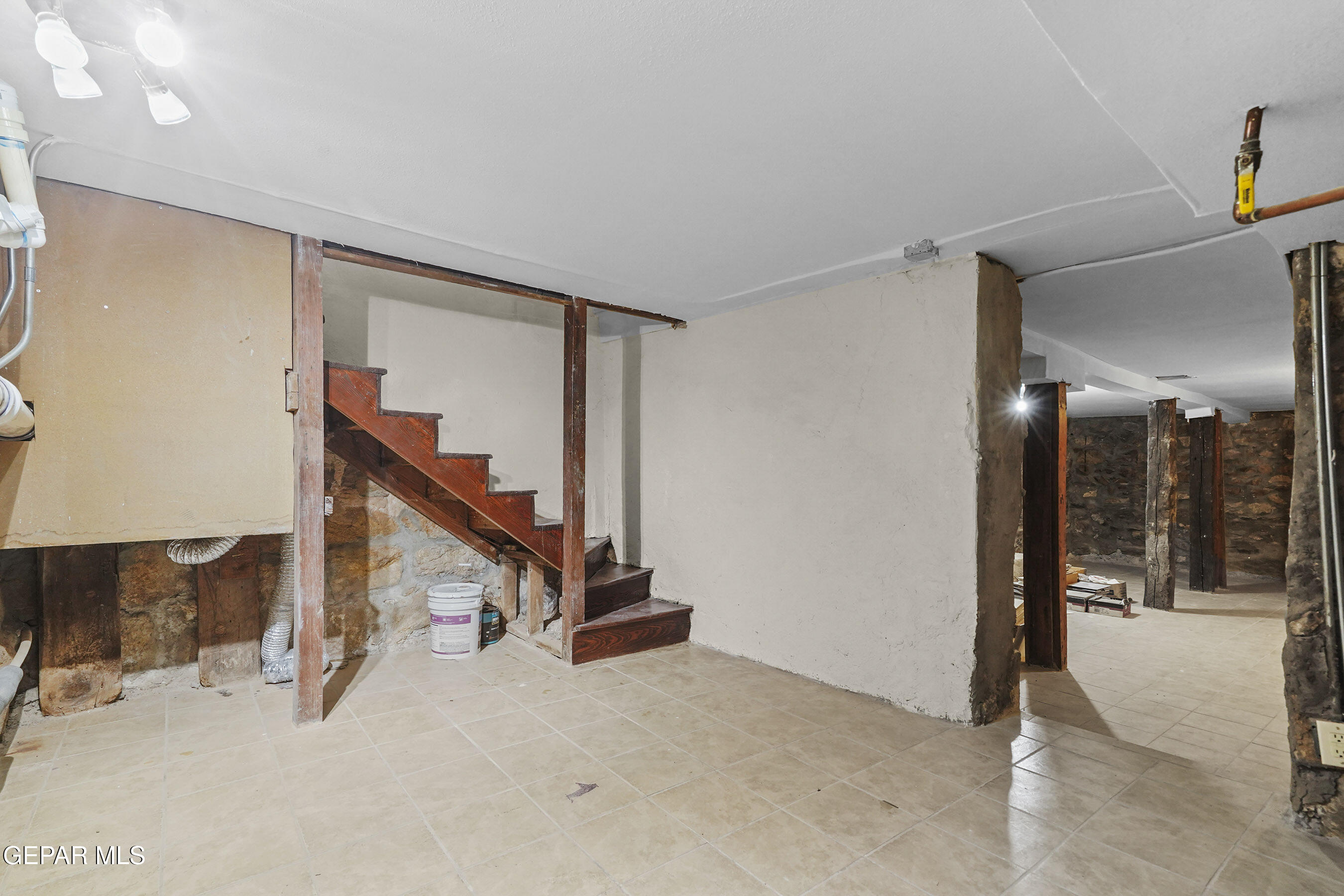 215 West Rio Grande Avenue El Paso, TX 79902 - Photo 47 of 62 a view of an empty room