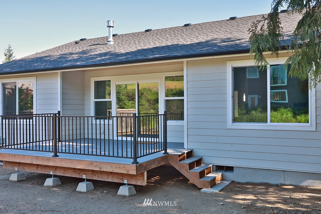 1874 Watkins Road Freeland, WA 98249 - Photo 3 of 20