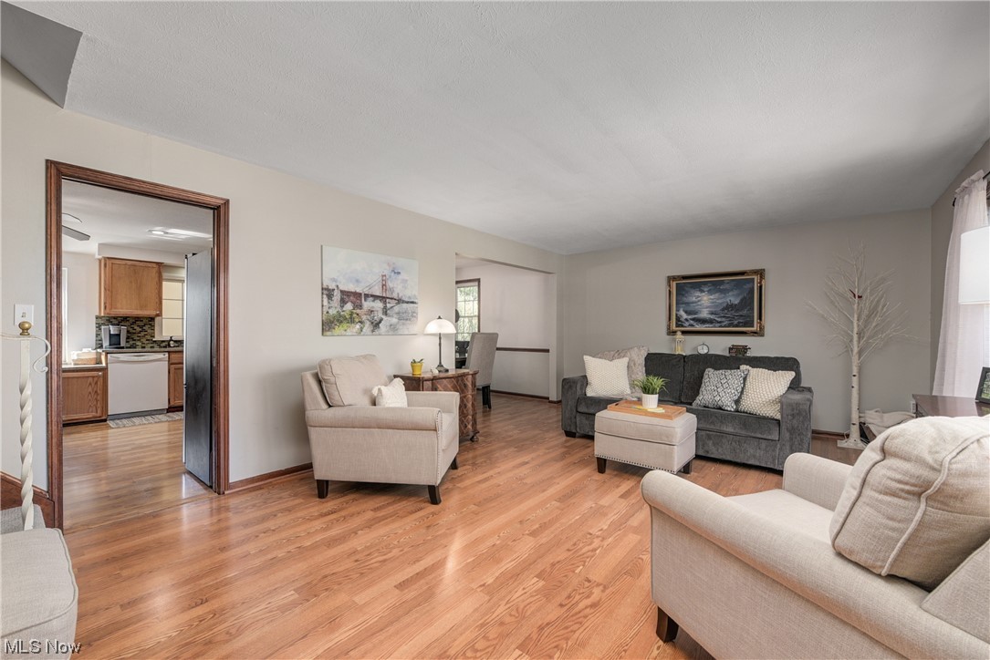 25035 Lake Road Bay Village, OH 44140 - Photo 2 of 35 Gallery Image 2