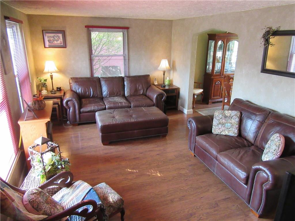 639 Highview Road Pittsburgh, PA 15234 - Photo 3 of 25