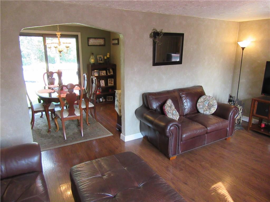 639 Highview Road Pittsburgh, PA 15234 - Photo 5 of 25