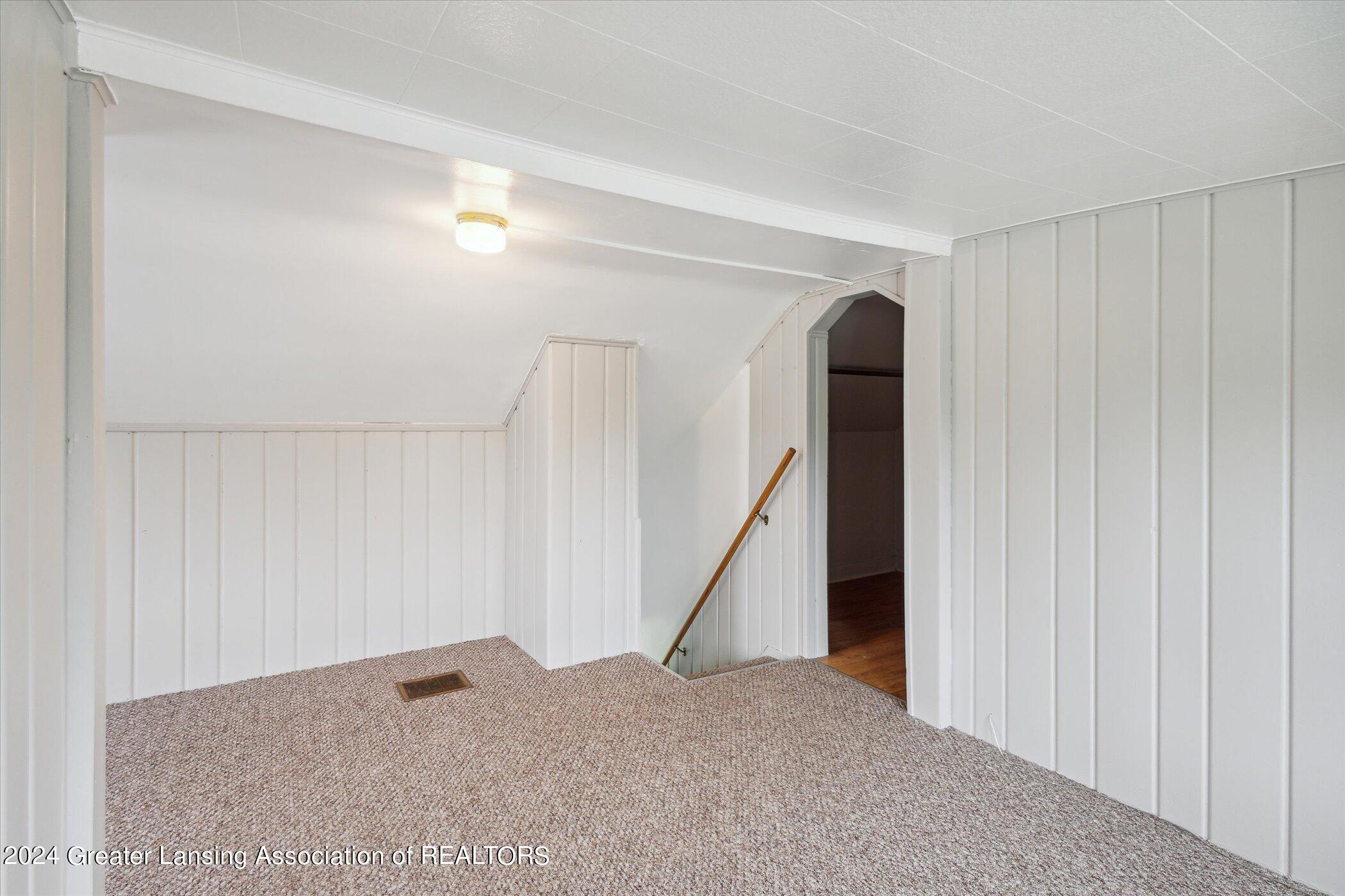 809 East Cavanaugh Road Lansing, MI 48910 - Photo 23 of 33 23-809-E-Cavanaugh-Rd-Lansing-MI-48910-W