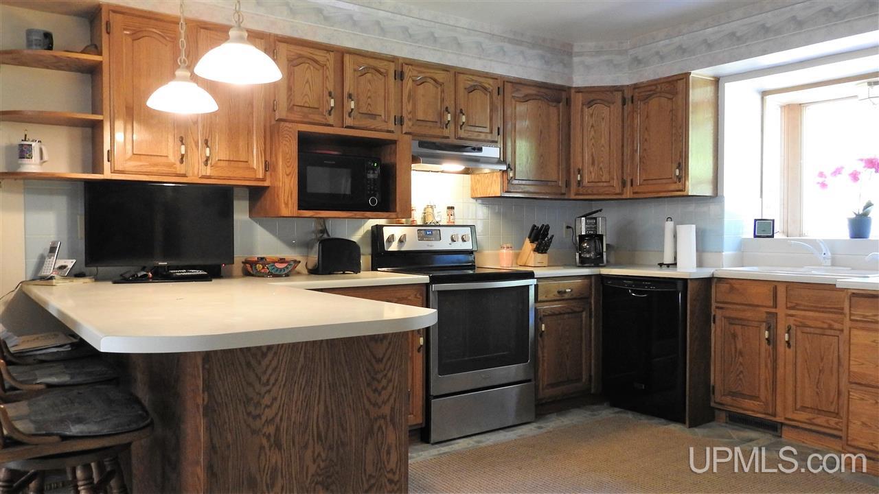 1710 Roosevelt Road Niagara, WI 54151 - Photo 8 of 25 Gallery Image 8