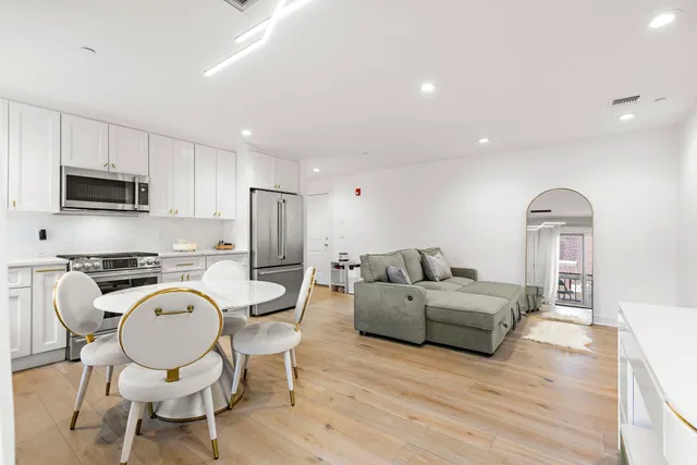 $2,750 | 2716 Palisade Avenue, Unit 101, Weehawken, NJ 07086