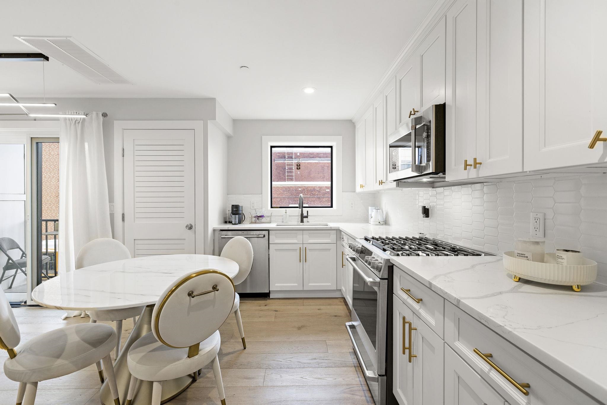 2716 Palisade Avenue, Unit 101 Weehawken, NJ 07086 - Photo 5 of 20