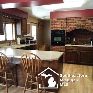 617 Cherry Street Monroe, MI 48161 - Photo 4 of 21 20431782-3.JPG