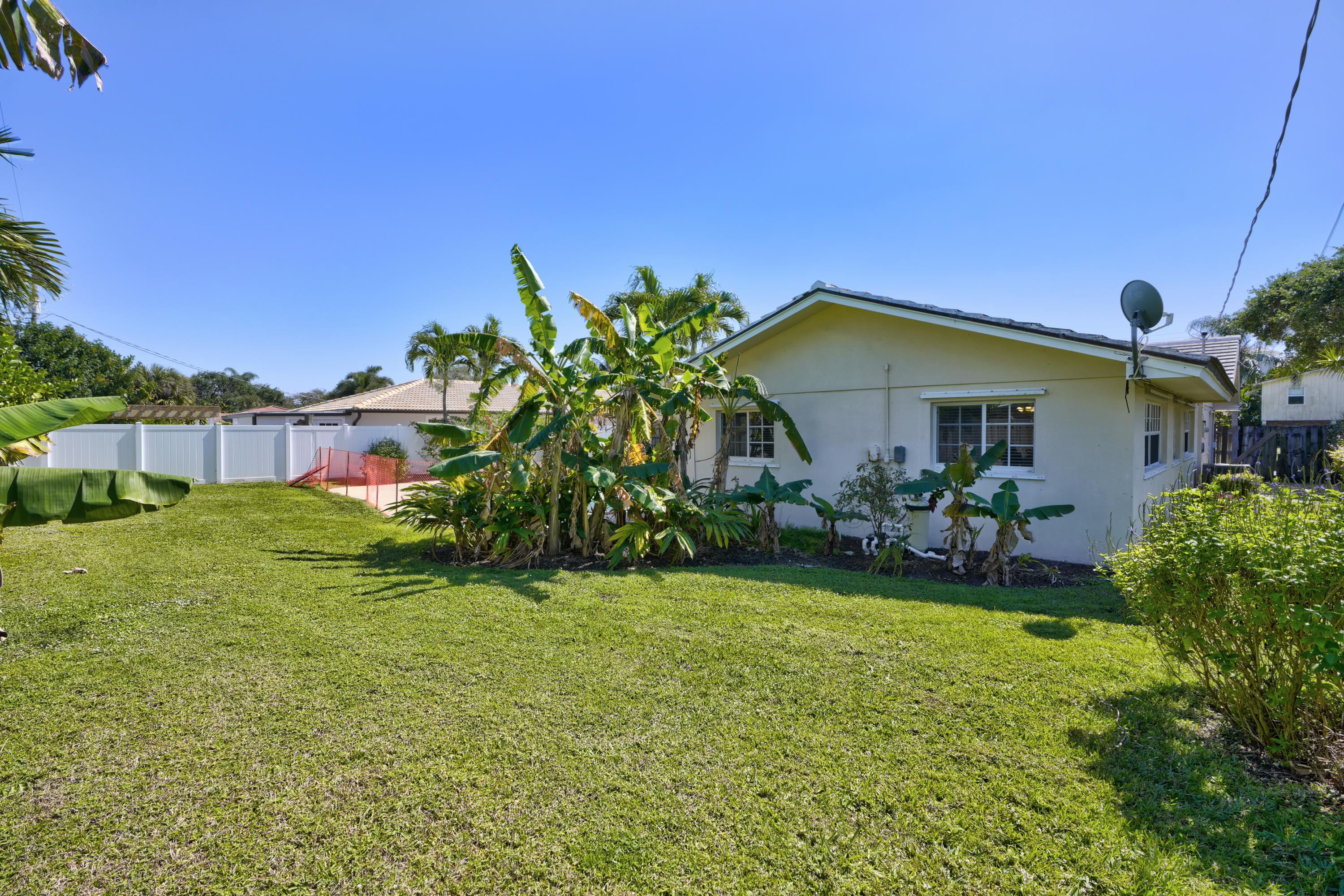 2117 Ardley Road North Palm Beach, FL 33408 - Photo 20 of 27 Yard
