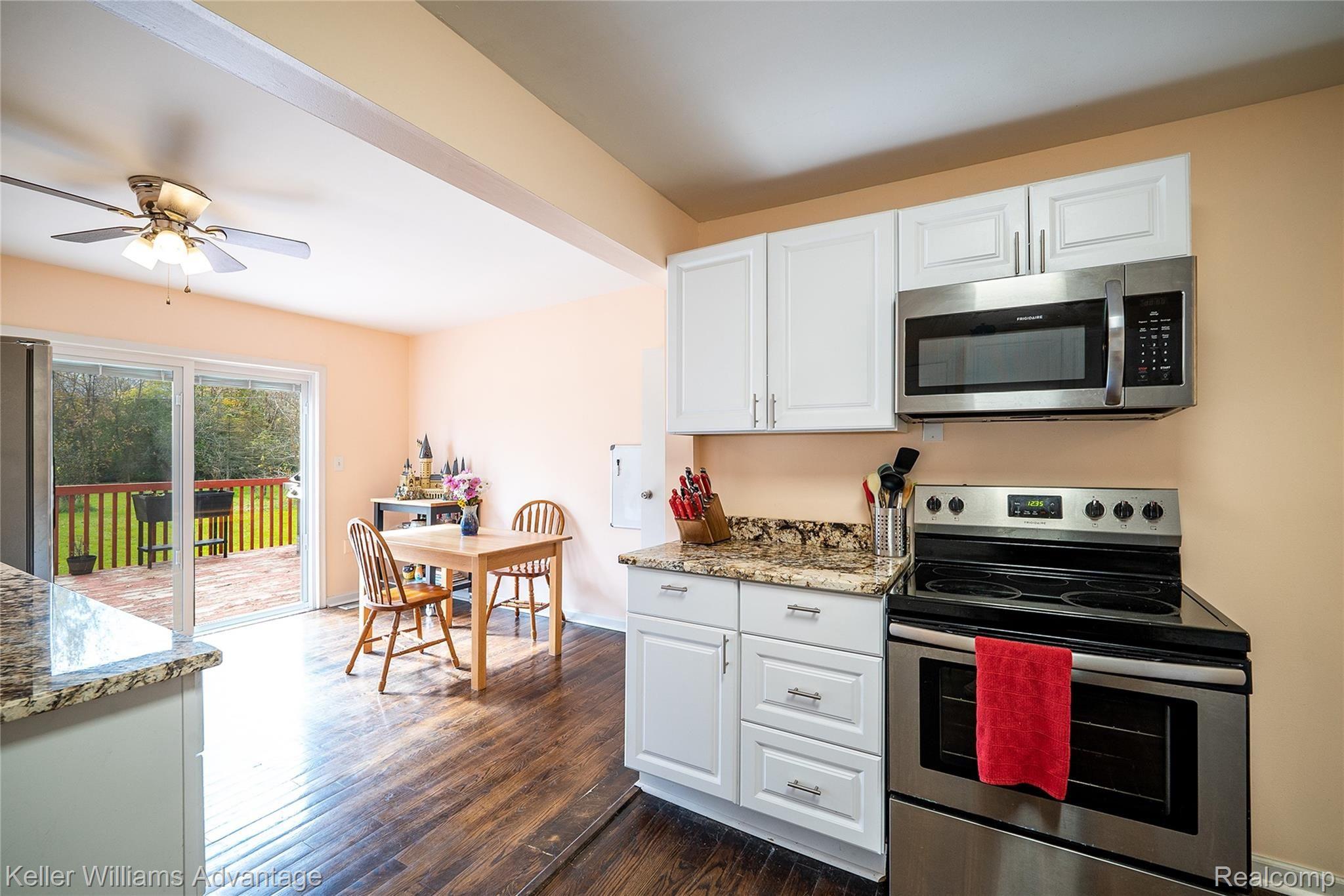 46455 Saltz Road Canton, MI 48187 - Photo 10 of 35 SaltzRd_46455_vKitchen 6.jpg