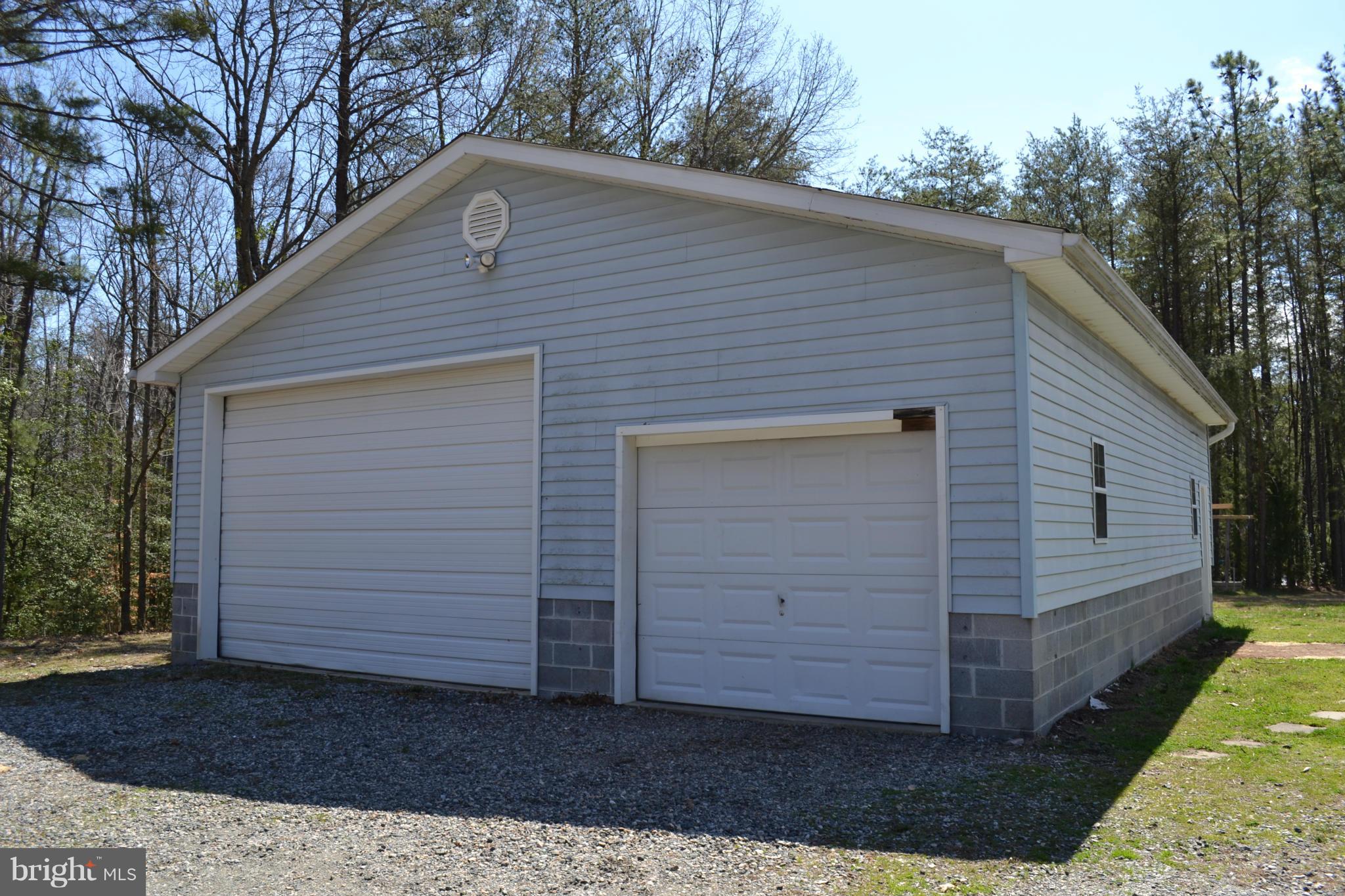 13034 Thunder Road King George, VA 22485 - Photo 4 of 21 Garage