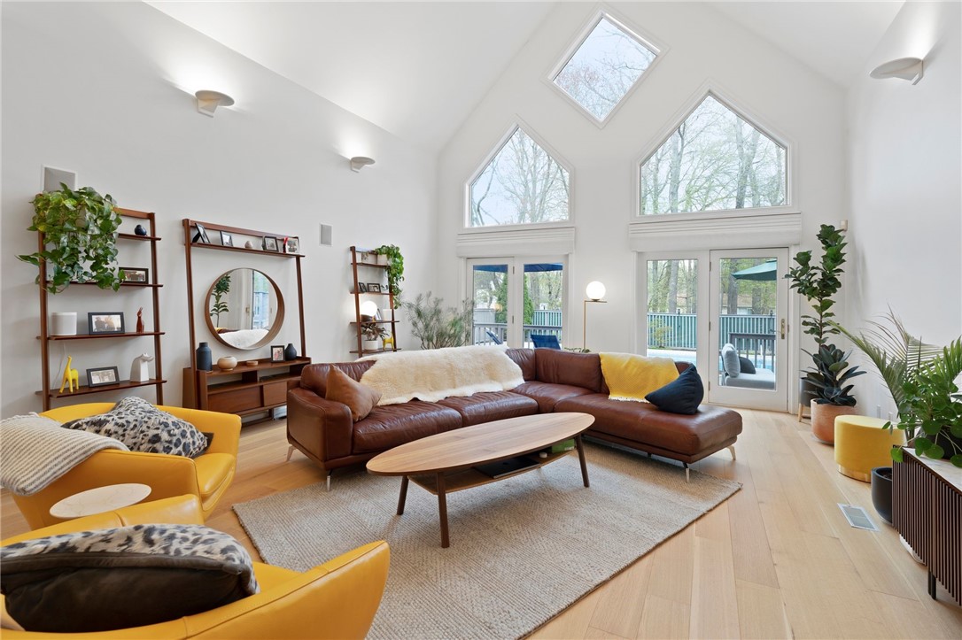 110 Shadow Brook Drive Warwick, RI 02886 - Photo 15 of 40