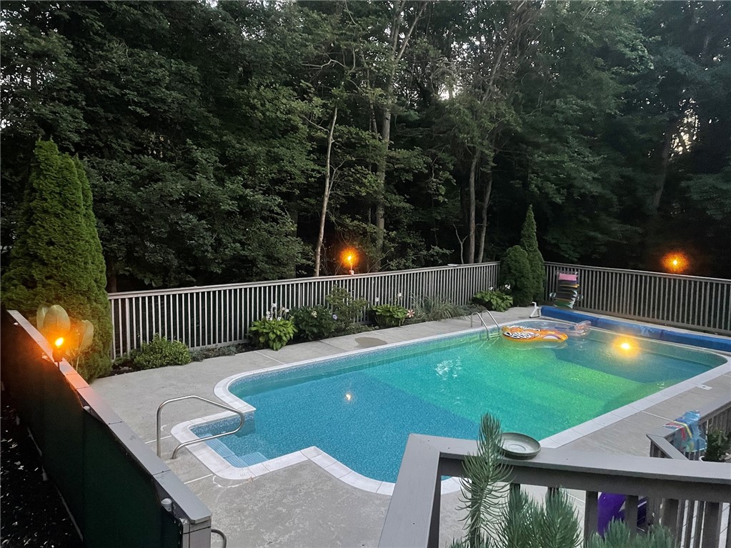 110 Shadow Brook Drive Warwick, RI 02886 - Photo 26 of 40