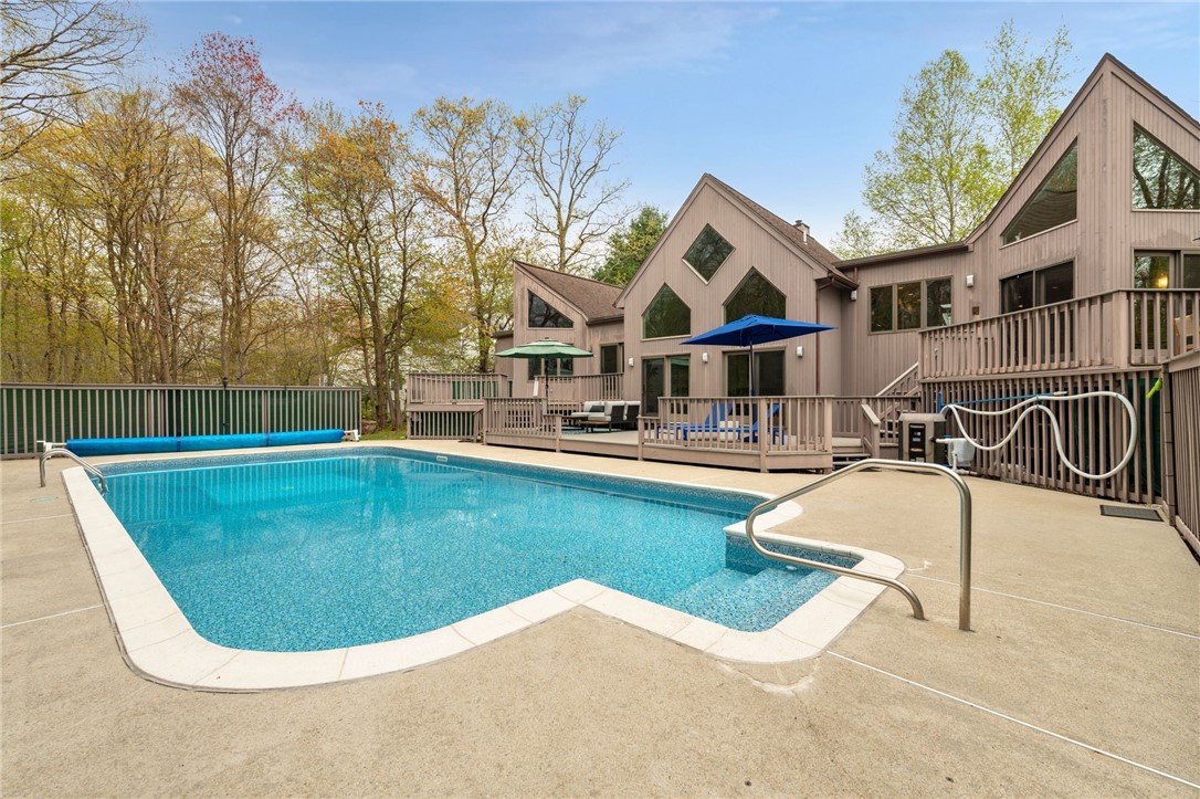 110 Shadow Brook Drive Warwick, RI 02886 - Photo 28 of 40