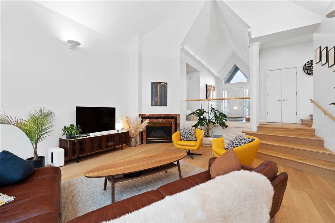 110 Shadow Brook Drive Warwick, RI 02886 - Photo 7 of 40