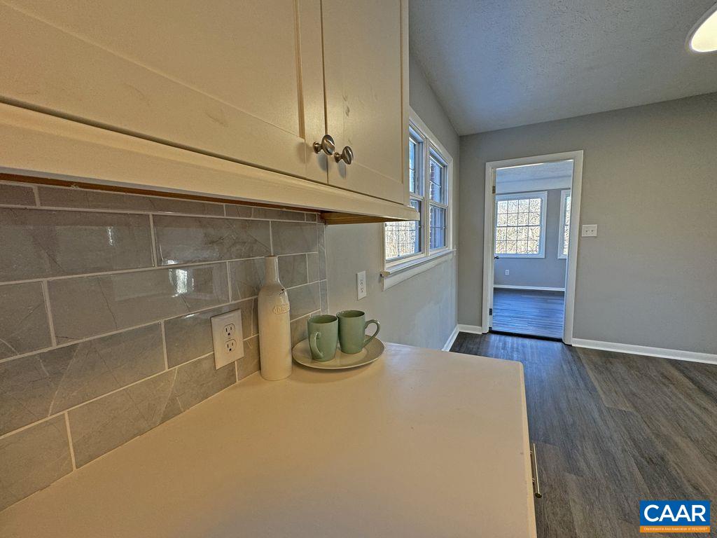 4789 Ruritan Lake Road Palmyra, VA 22963 - Photo 7 of 41 Subway Tile Backsplash