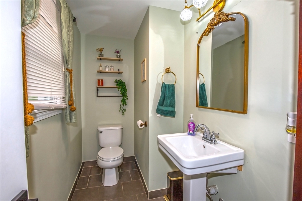 285 Ellendale Circle Springfield, MA 01128 - Photo 14 of 33 Gallery Image 14