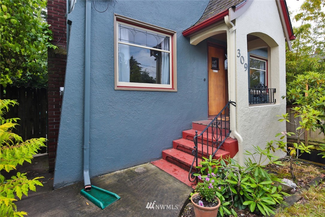 309 North 46th Street Seattle, WA 98103 - Photo 2 of 23 Gallery Image 2