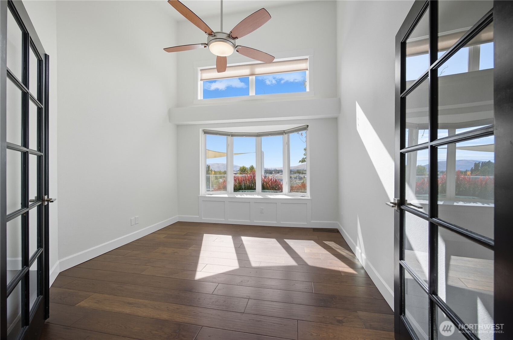 5404 Collins Road West Richland, WA 99353 - Photo 19 of 39 a view of an entryway