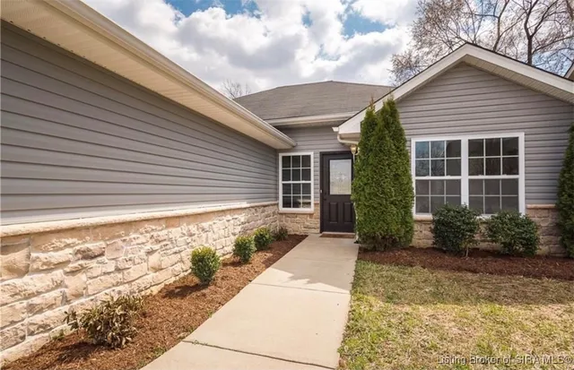 $249,900 | 3828 Homestead Drive, New Albany, IN 47150