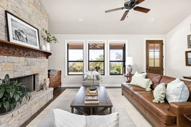 $699,900 | 18105 Austin Boulevard, Lago Vista, TX 78645