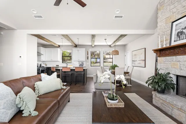 $699,900 | 18105 Austin Boulevard, Lago Vista, TX 78645