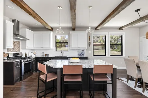 $699,900 | 18105 Austin Boulevard, Lago Vista, TX 78645