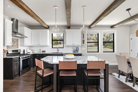 $699,900 | 18105 Austin Boulevard, Lago Vista, TX 78645