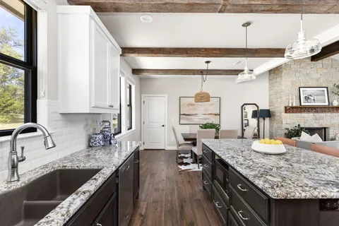 $699,900 | 18105 Austin Boulevard, Lago Vista, TX 78645