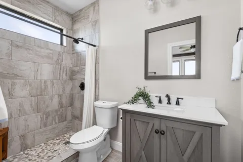 $699,900 | 18105 Austin Boulevard, Lago Vista, TX 78645