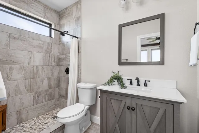 $699,900 | 18105 Austin Boulevard, Lago Vista, TX 78645