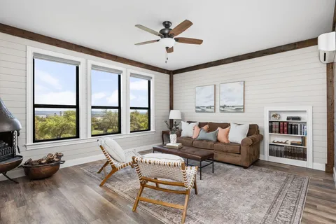 $699,900 | 18105 Austin Boulevard, Lago Vista, TX 78645