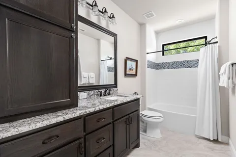 $699,900 | 18105 Austin Boulevard, Lago Vista, TX 78645