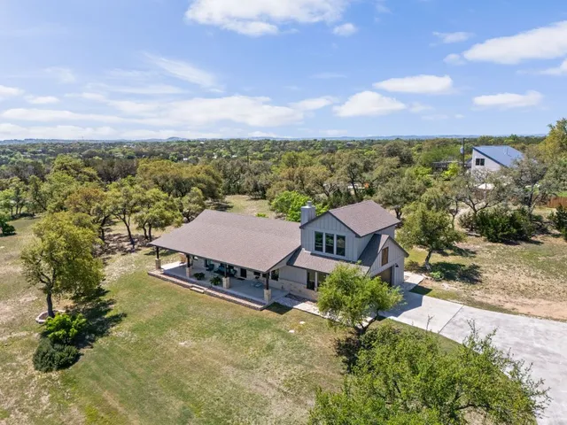 $699,900 | 18105 Austin Boulevard, Lago Vista, TX 78645