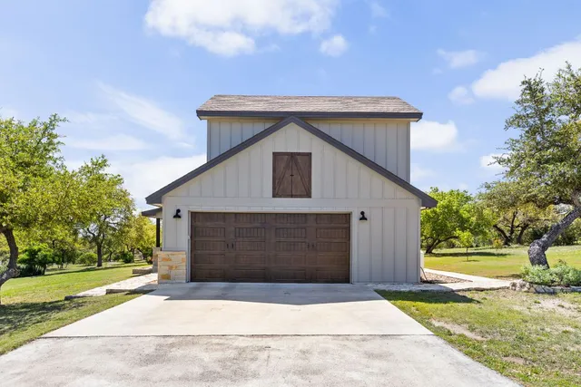 $699,900 | 18105 Austin Boulevard, Lago Vista, TX 78645