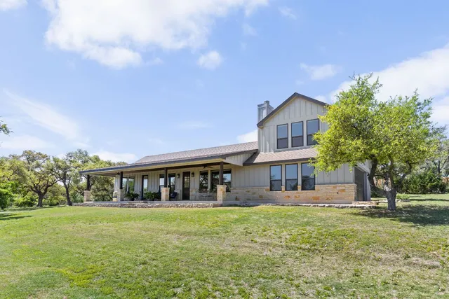 $699,900 | 18105 Austin Boulevard, Lago Vista, TX 78645