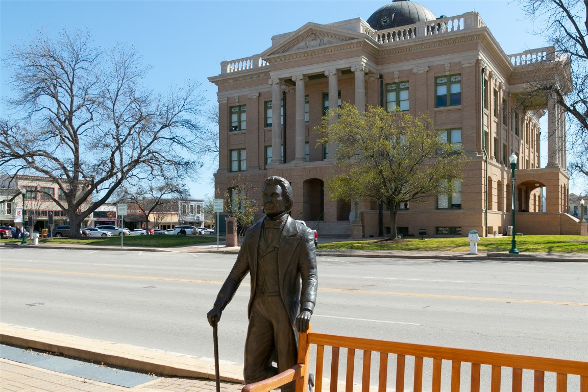 1069 Sunset Hill Way Georgetown, TX 78628 - Photo 3 of 15