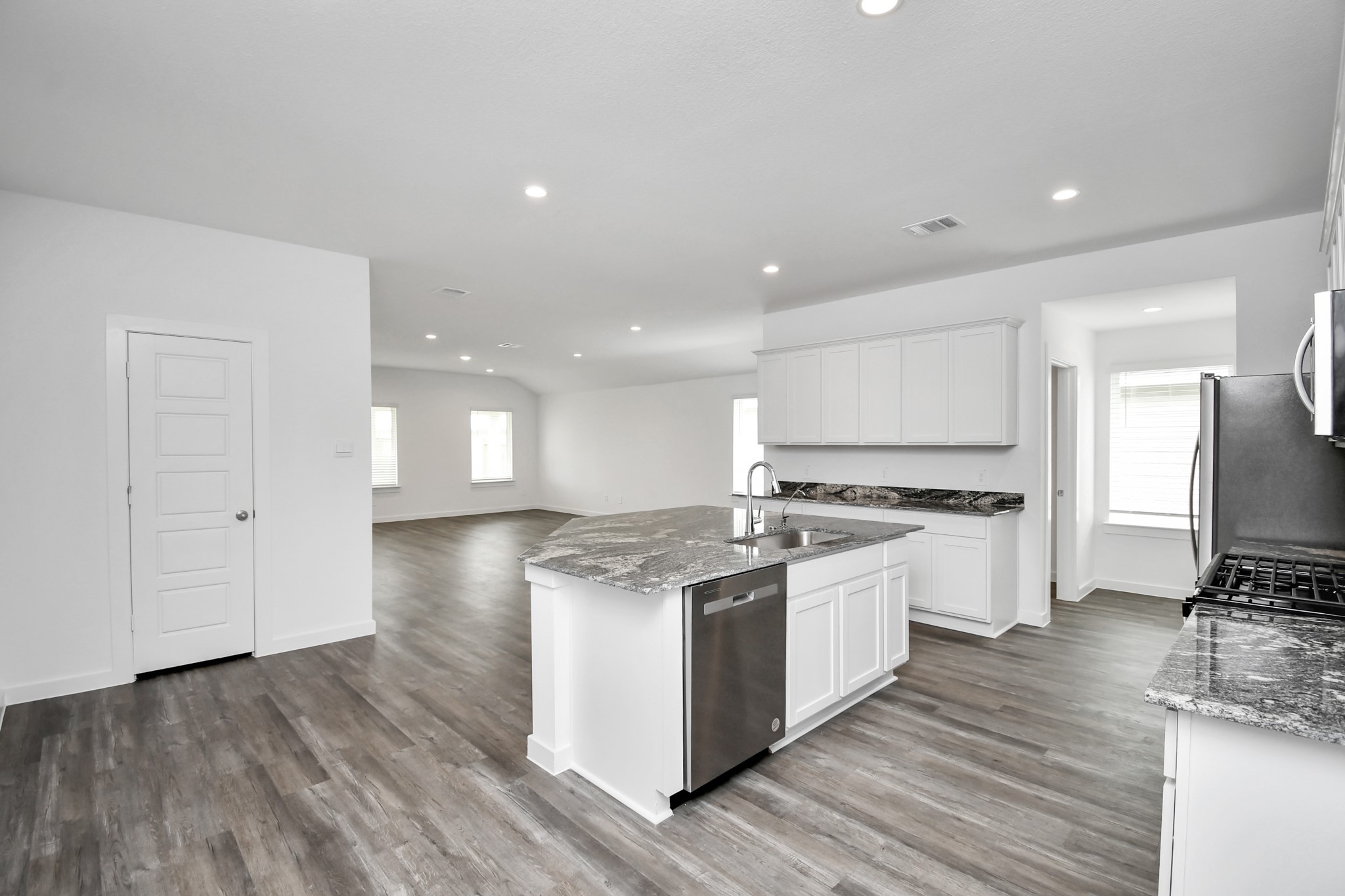 8519 Swenson Lane Rosharon, TX 77583 - Photo 12 of 35